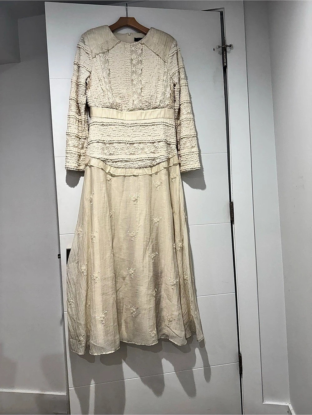QUI prive Cream Lace Skirt Midi Dress with Braided Waist Cream Size 38